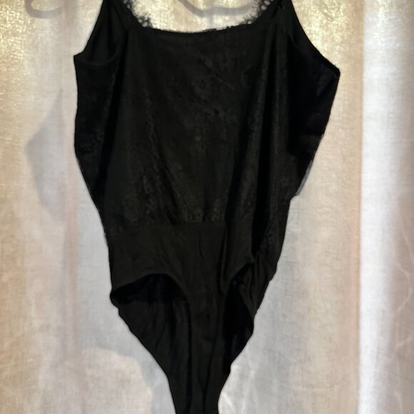 WAYF Lace Cami Bodysuit - Size XL - Picture 2 of 3
